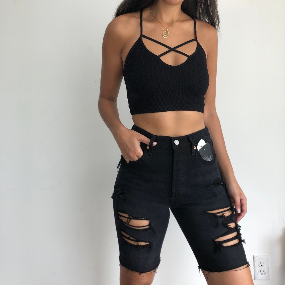 NWOT Levi’s 501 Black Slouch Denim Shorts 25